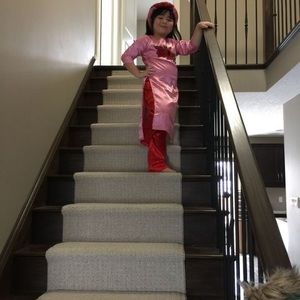 Meet your Posher, Tram